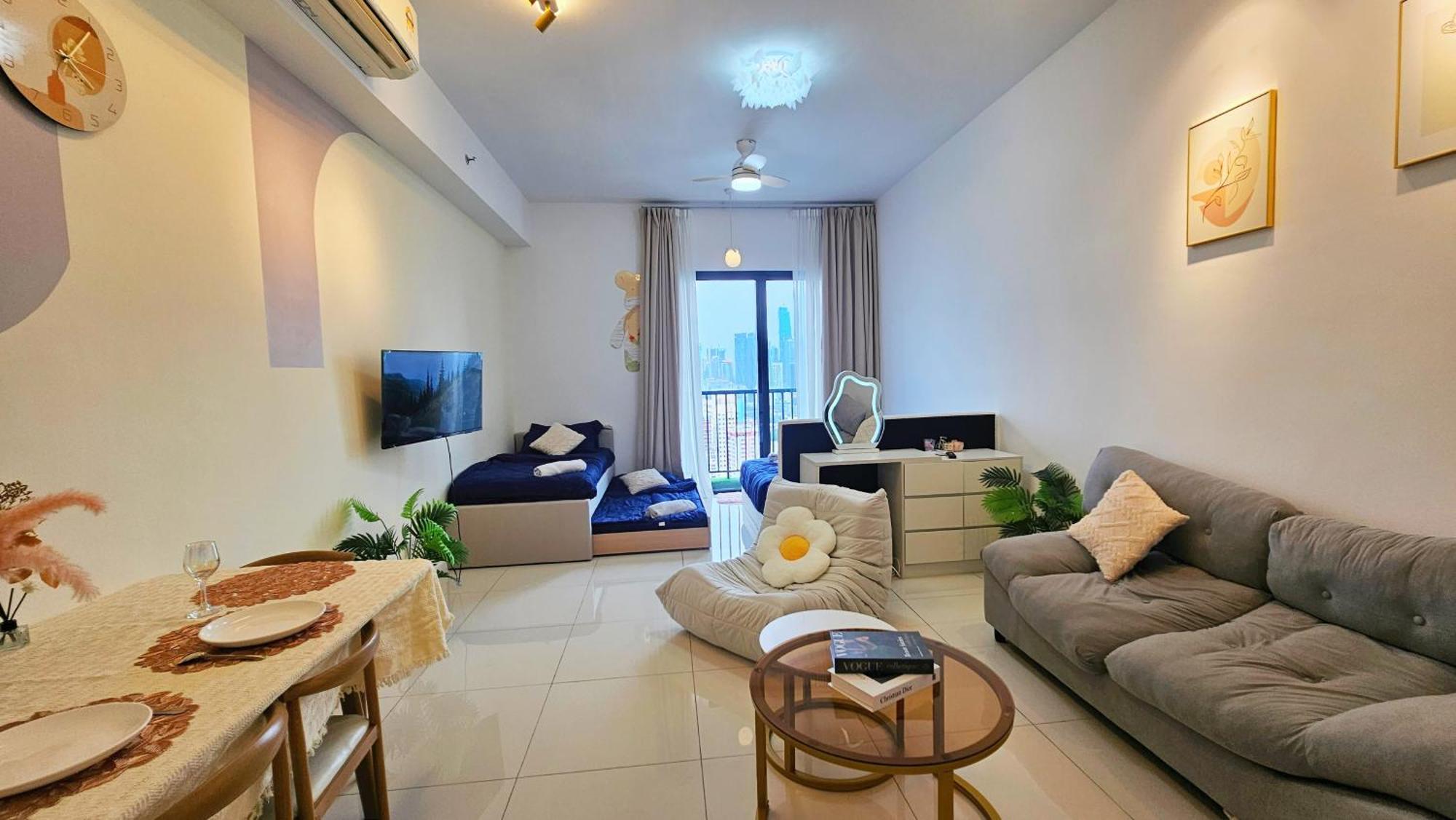 Klcc View Balcony 4pax Chambers Kl Apartment