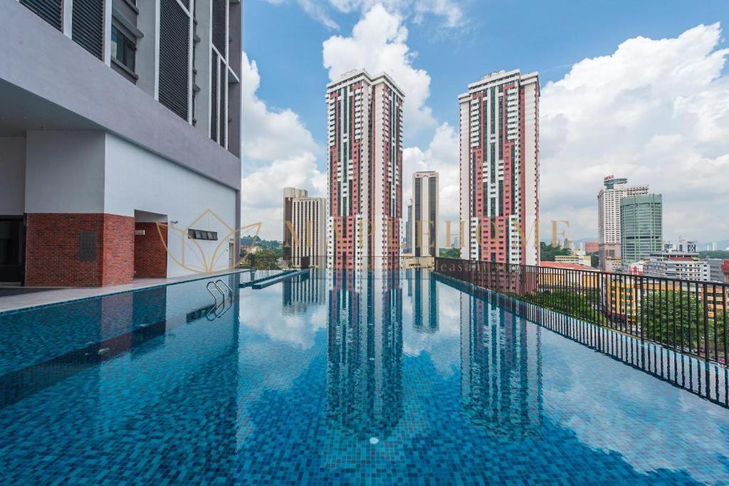Klcc View Balcony 4pax Chambers Kl Pangsapuri Kuala Lumpur